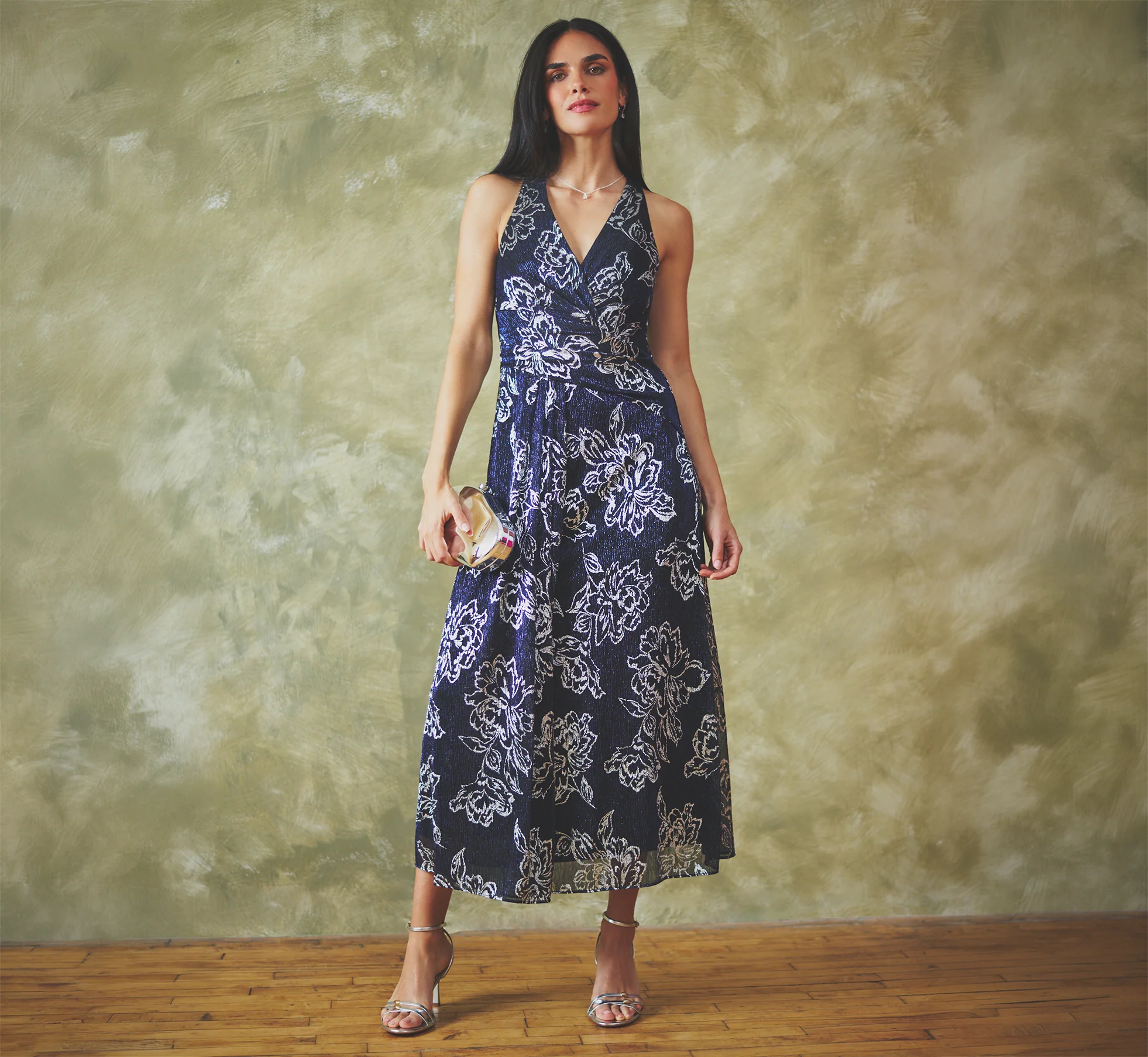 New Year's Eve Dresses & Outfits for 2026